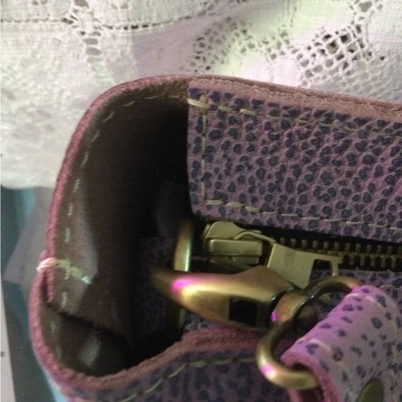 Portland Leather Goods Medium Crossbody Bag. Lilac - Picture 3 of 15